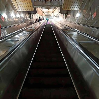 20 μέτρα ανελκυστήρες και κυλιόμενες σκάλες